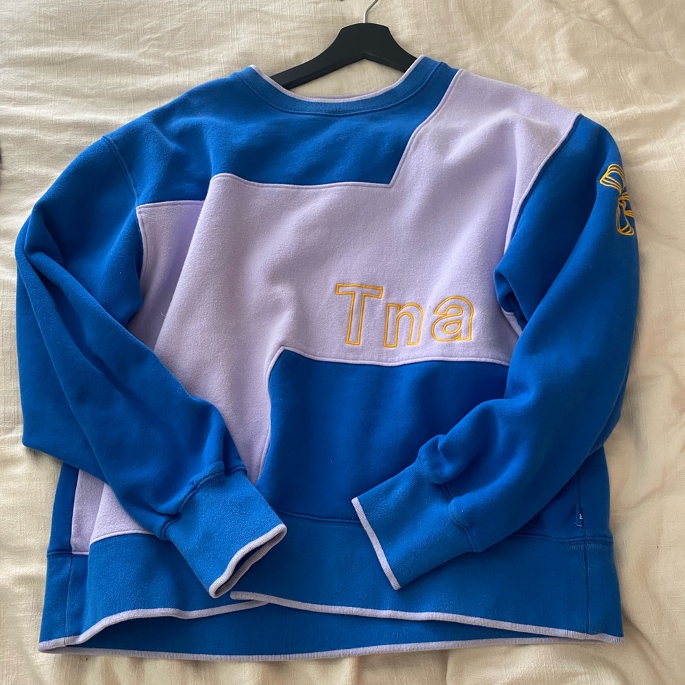 Aritzia crewneck